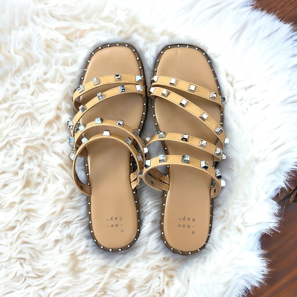 Women’s Strappy Sandals With Silver Stud Accents Size 8